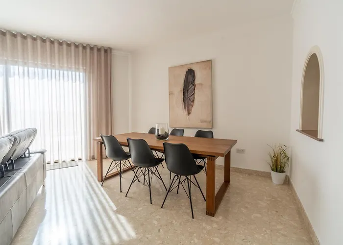 Breathtaking Blue - Coastal Bliss Apartment Sliema